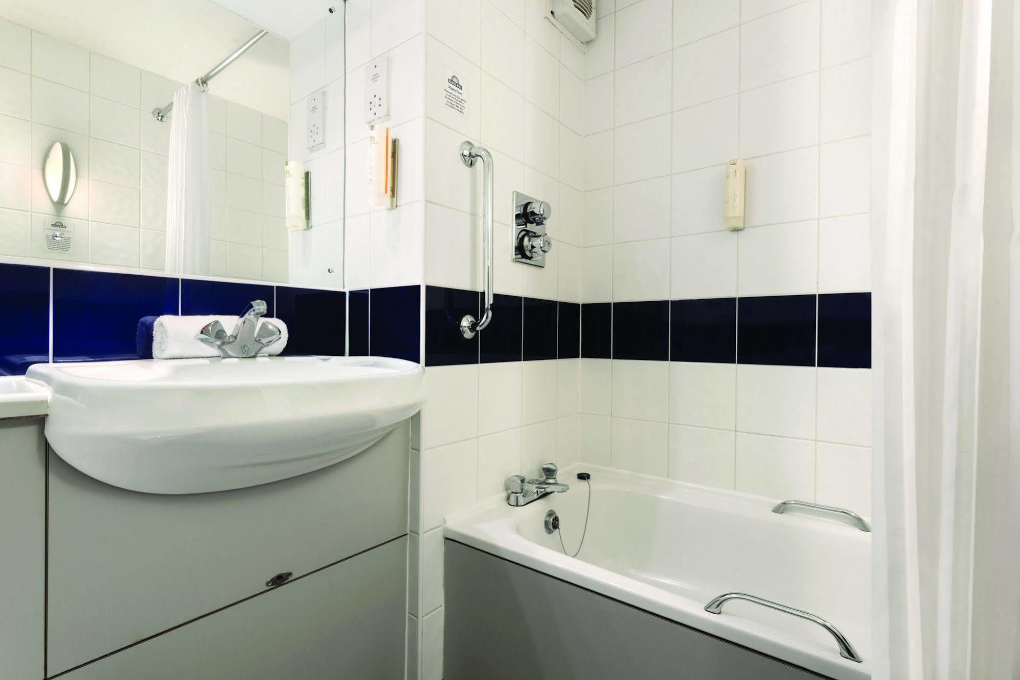 Days Inn Michaelwood M5 Falfield Eksteriør bilde