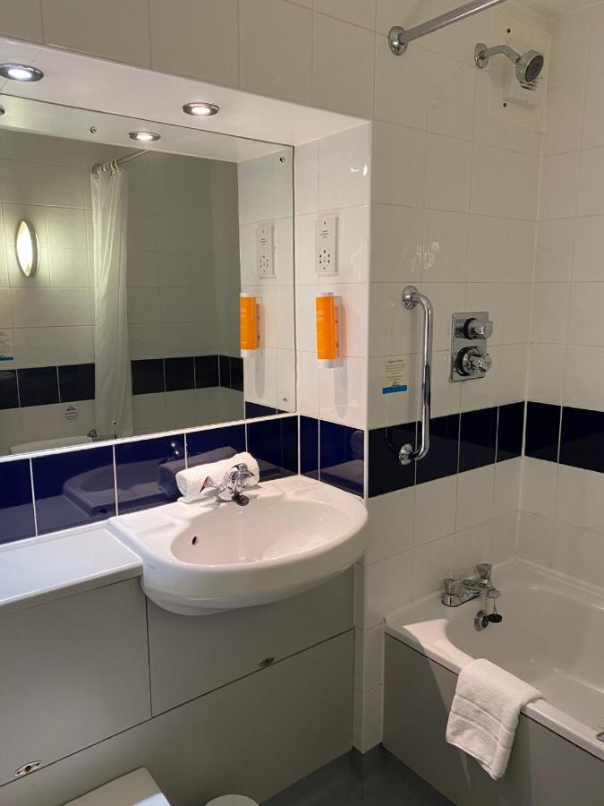 Days Inn Michaelwood M5 Falfield Eksteriør bilde